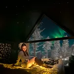 Aito Igloo & מלון