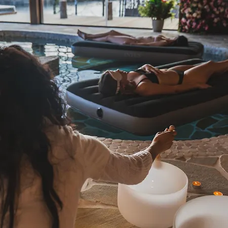 Aito Igloo & Hotel 5*