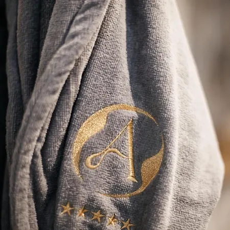 Aito Igloo & Hotel 5*