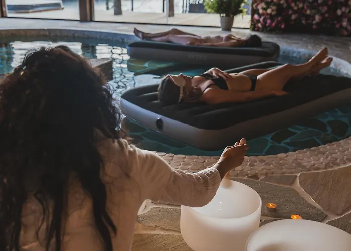 Aito Igloo & فندق 5*